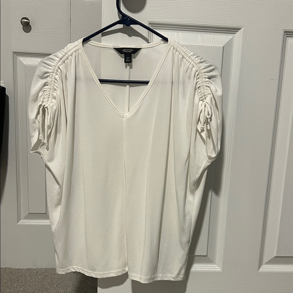 Simply Vera Wang White V-Neck Blouse